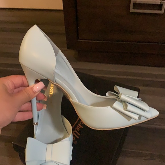 Beautiful heels - Picture 4 of 5